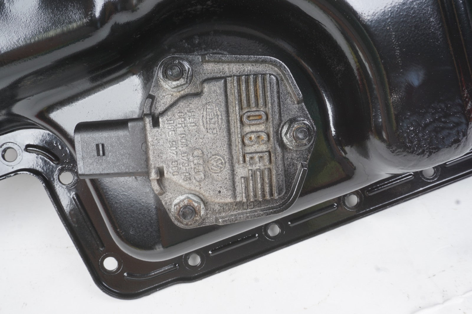 04-10 Audi A6 A8 4.2L Lower Engine Oil Pan 079103602AT  OEM