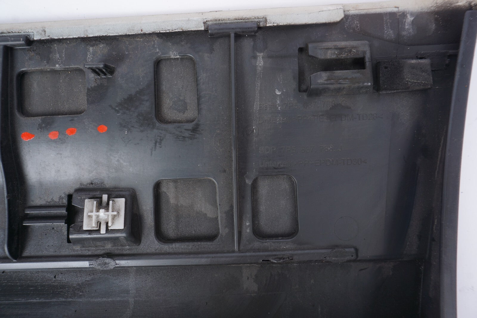 11 - 18 Porsche Cayenne 958 Rear Right Passenger Door Lower Molding OEM