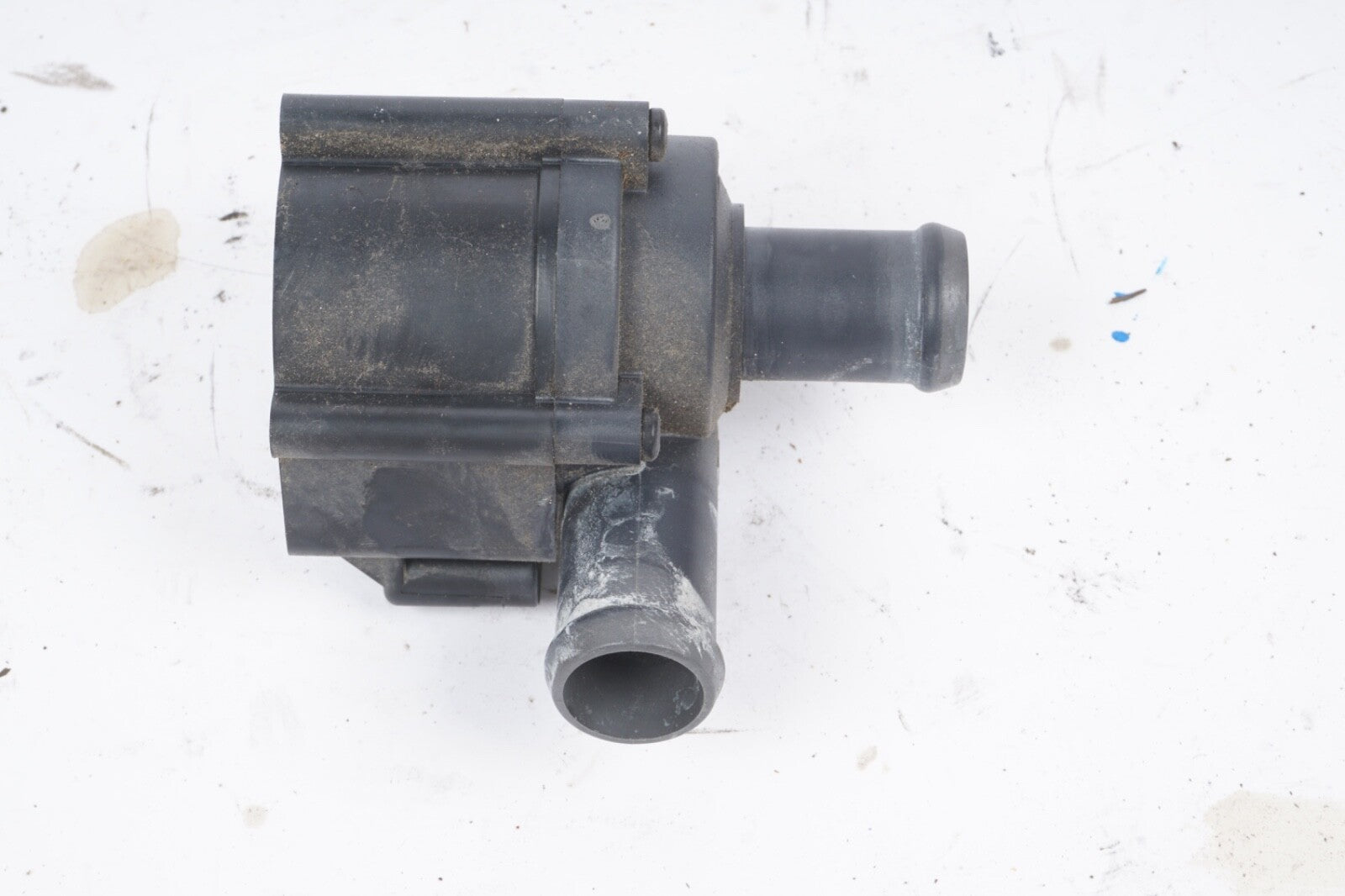 2012 - 2015 AUDI A6 A8 3.0L LEFT AUXILIARY ELECTRIC COOLANT PUMP 059121012 OEM