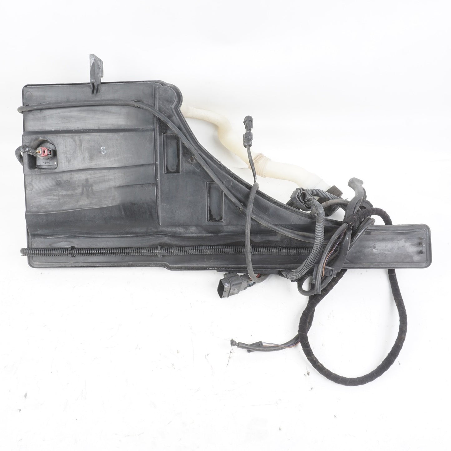 2014 - 2017 MASERATI GHIBLI WINDSHIELD WASHER FLUID RESERVOIR TANK 670006414 OEM
