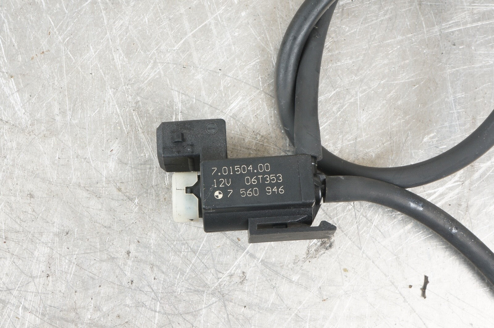 06-10 BMW 335i E92 E90 E91 E93 Exhaust Flap Vacuum Valve Solenoid 7560946 OEM