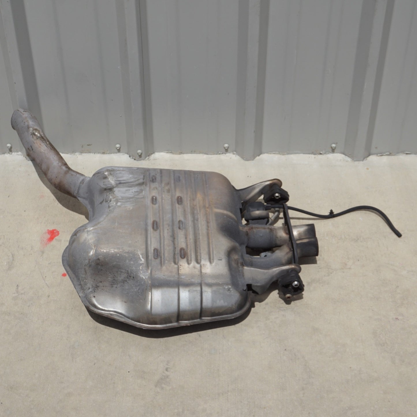 2014 - 2017 MERCEDES S550 W222 4.7L LEFT ENGINE EXHAUST MUFFLER OEM A2224911800