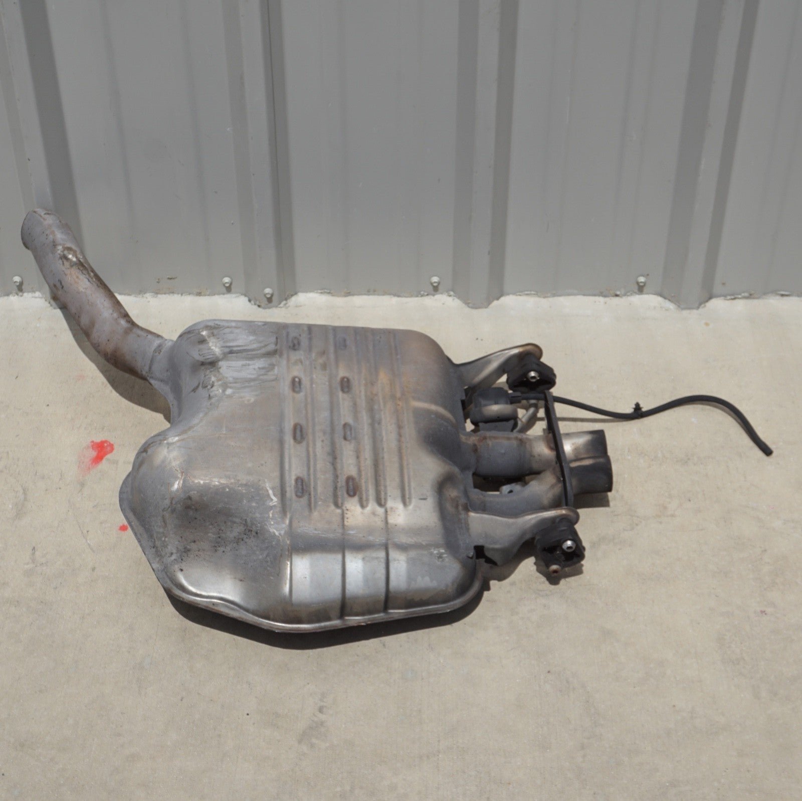 2014 - 2017 MERCEDES S550 W222 4.7L LEFT ENGINE EXHAUST MUFFLER OEM A2224911800