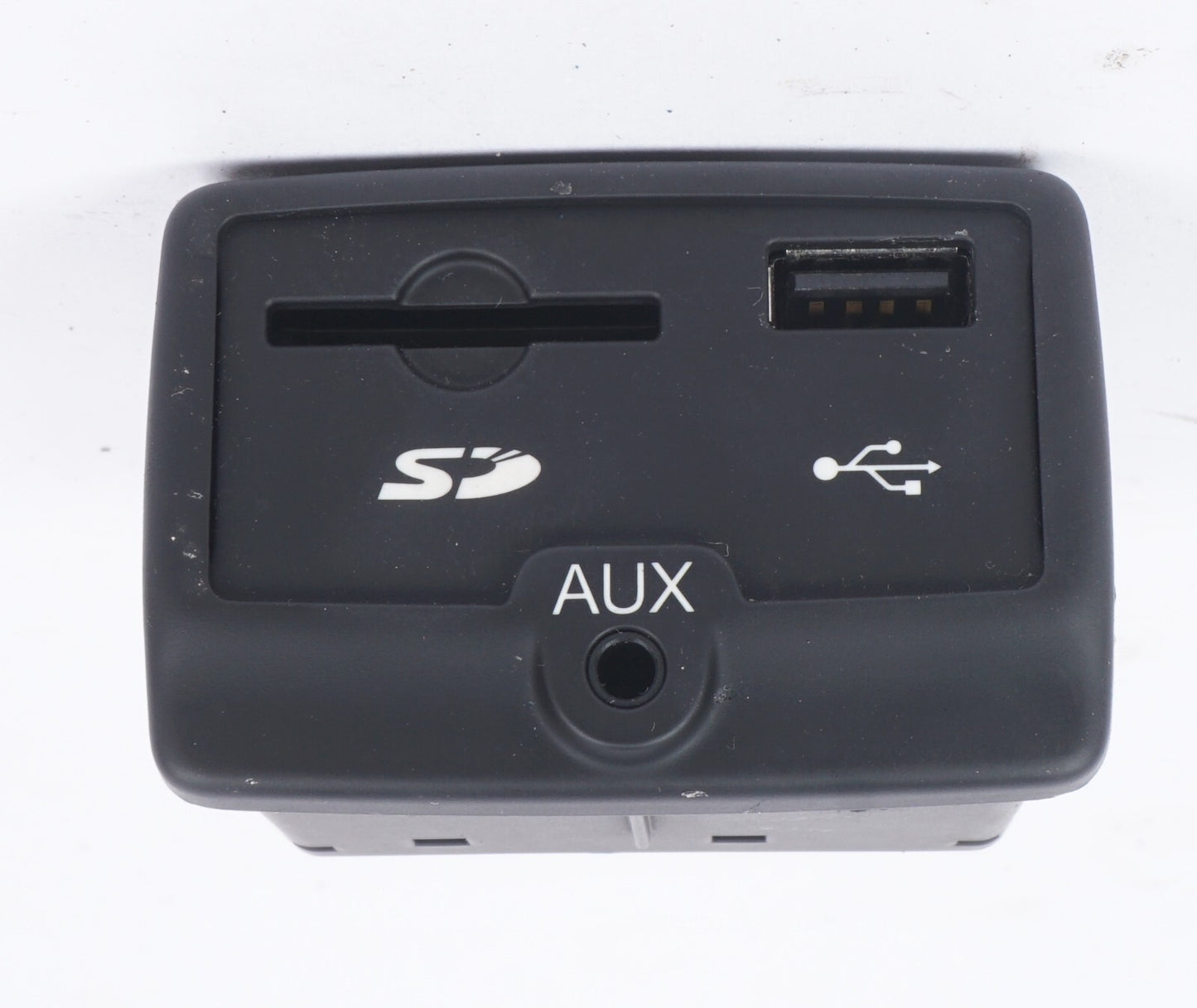 2014 - 2017 Fiat 500L USB Socket AUX Input  OEM