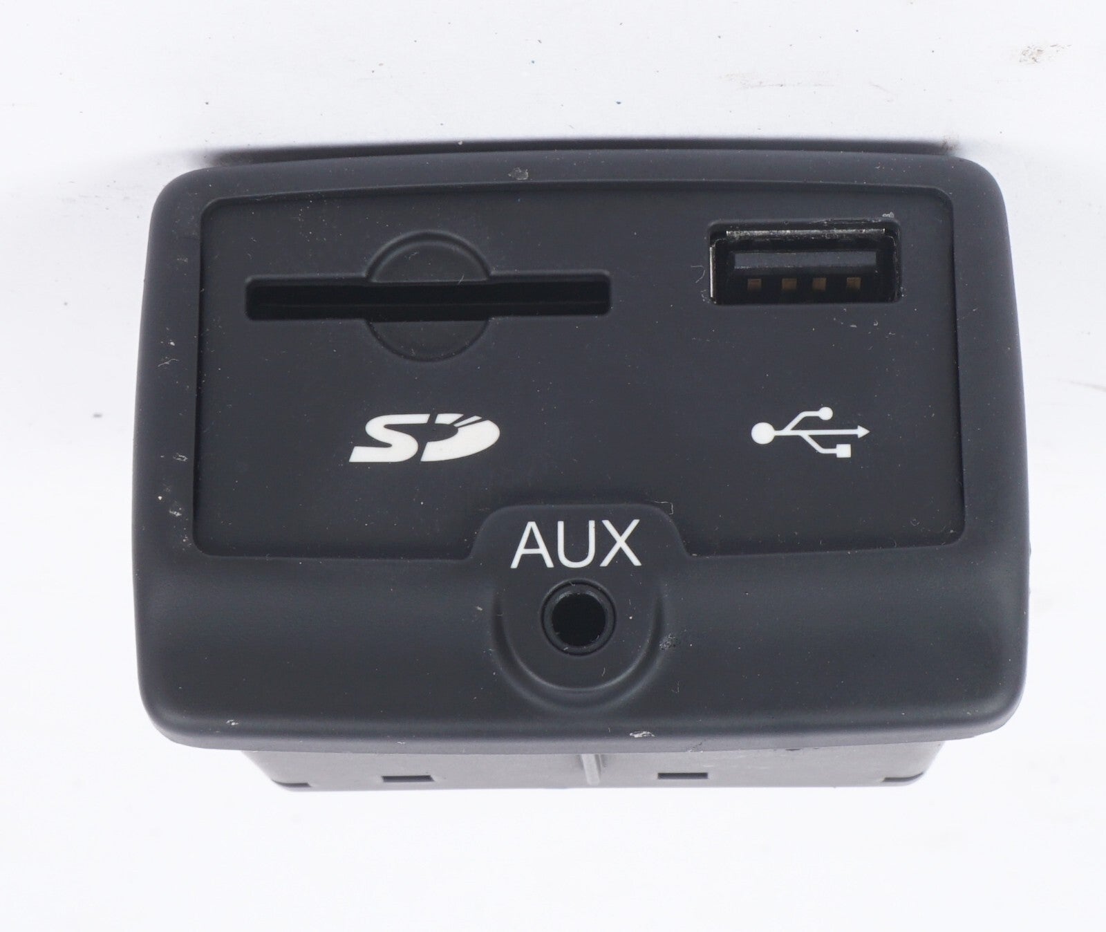 2014 - 2017 Fiat 500L USB Socket AUX Input  OEM