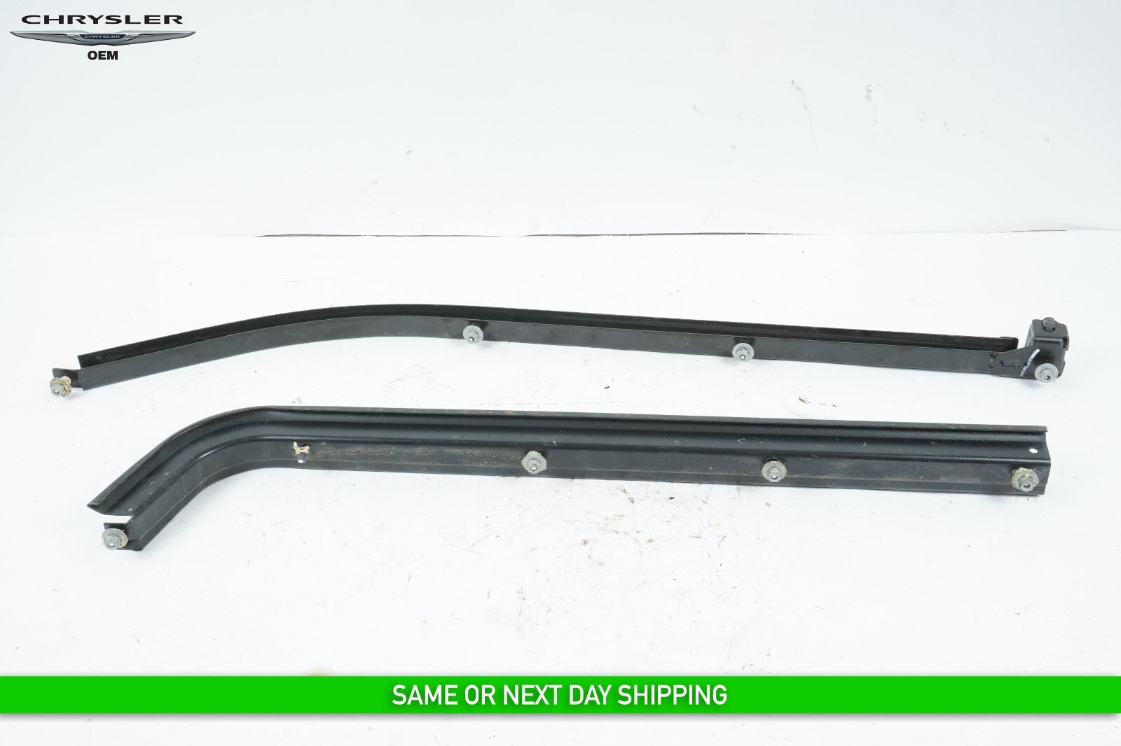 17-20 CHRYSLER PACIFICA REAR LEFT SLIDING DOOR UPPER & LOWER ROLLER TRACK OEM