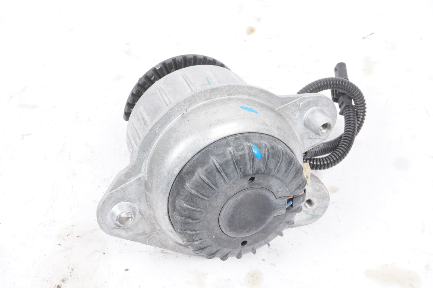 14-17 Mercedes S550 W222 Engine Motor Mount Left A2222407517 OEM