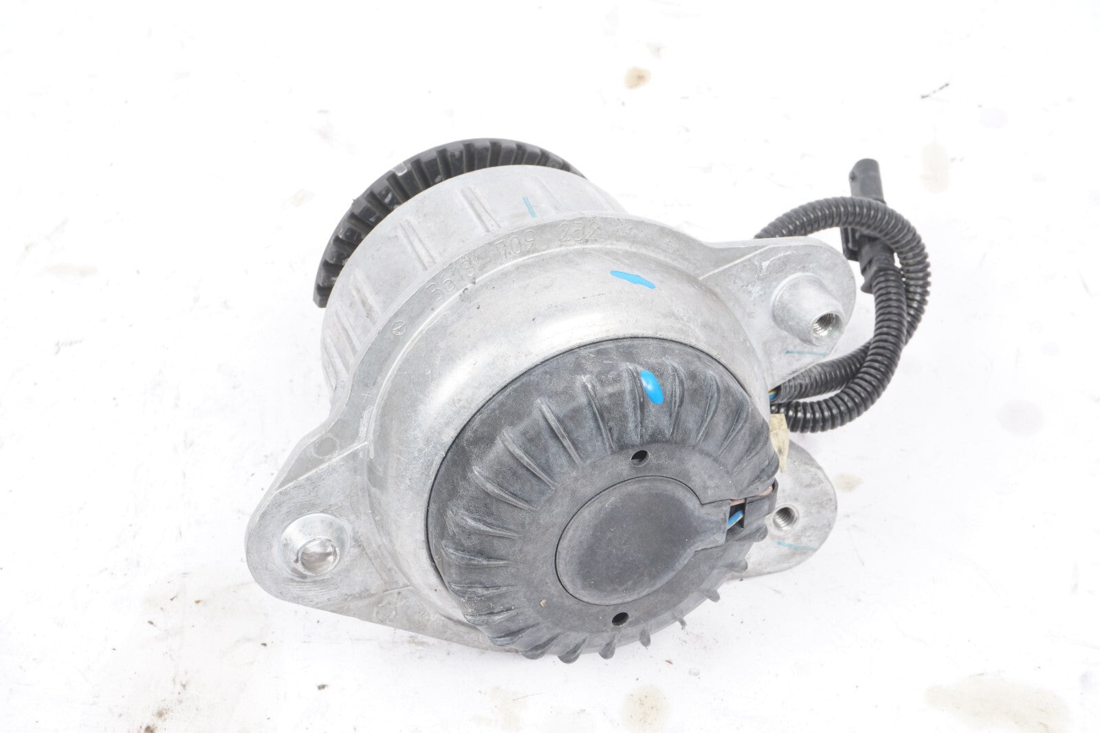 14-17 Mercedes S550 W222 Engine Motor Mount Left A2222407517 OEM