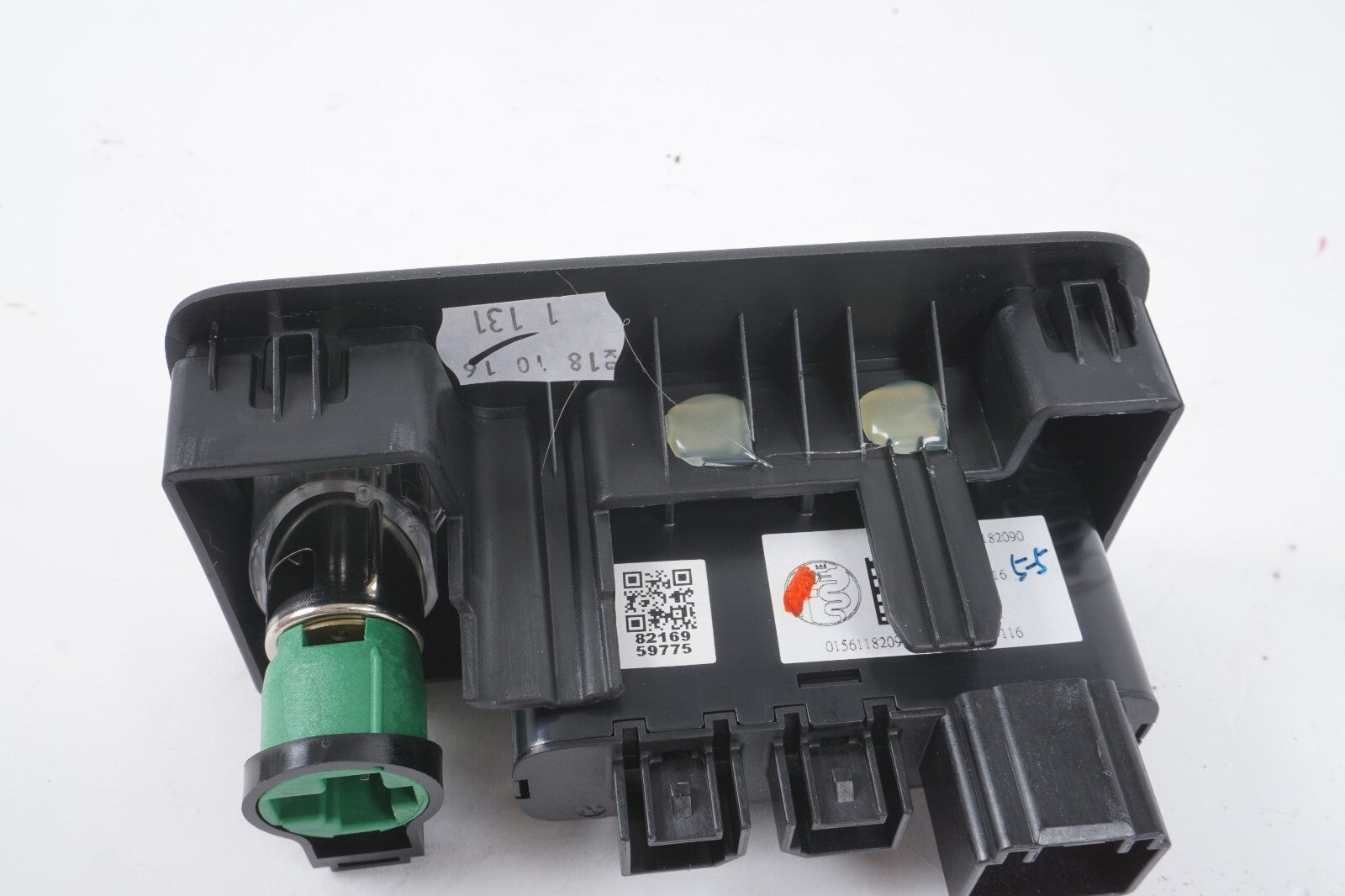17 - 22 Alfa Romeo Giulia  USB CHARGER PORT 12V SOCKET TRIM  OEM