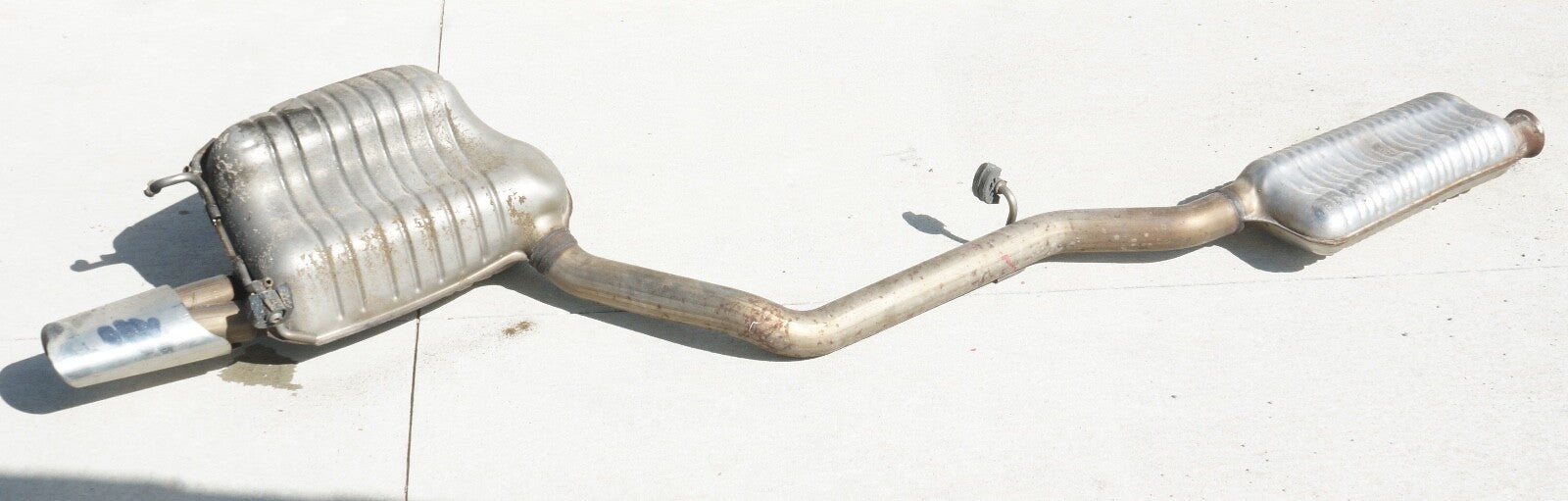 2012 - 2014 MERCEDES W204 C250  1.8L Turbo EXHAUST MUFFLER PIPE 2074911601