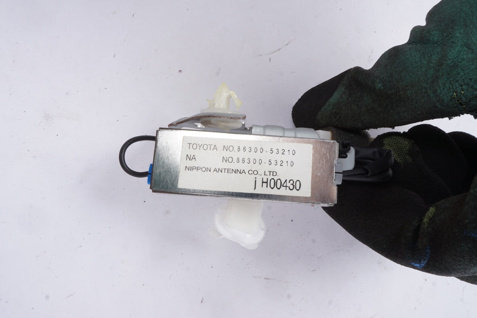 2010-2015 LEXUS IS250 IS350C CONVERTIBLE RADIO ANTENNA AMPLIFIER MODULE OEM