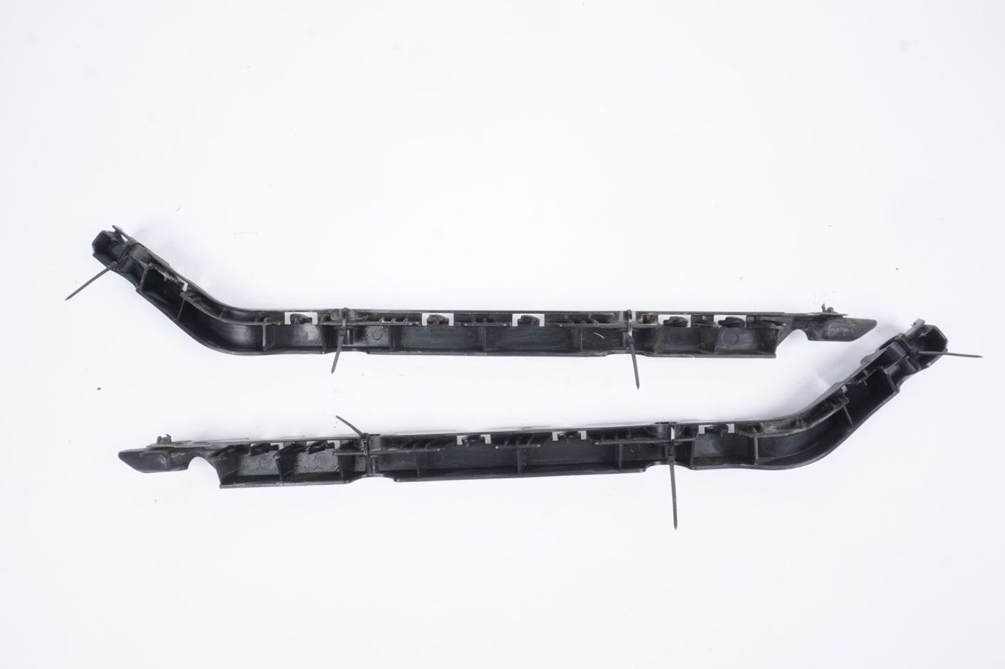 10-13 Mercedes W207 E350 E550 Rear Bumper Bracket Left & Right OEM