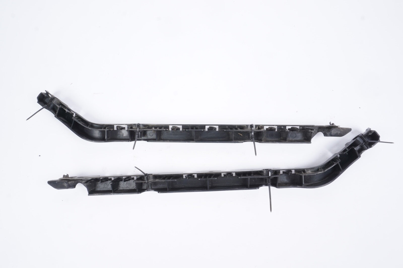 10-13 Mercedes W207 E350 E550 Rear Bumper Bracket Left & Right OEM