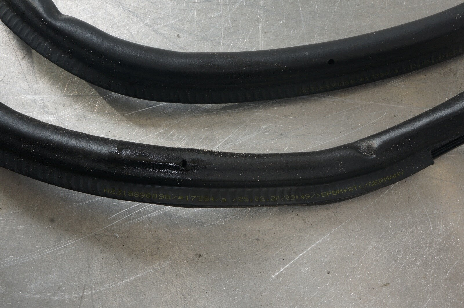 13-20 Mercedes SL450 SL550 R231 Front Hood Bonnet Weather Strip Seal