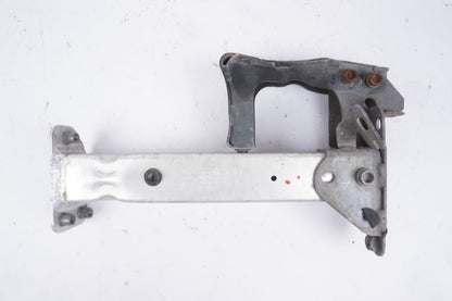 2011 - 2014 Audi A8 4.0l Front Right Bumper Impact Beam Bar Bracket OEM