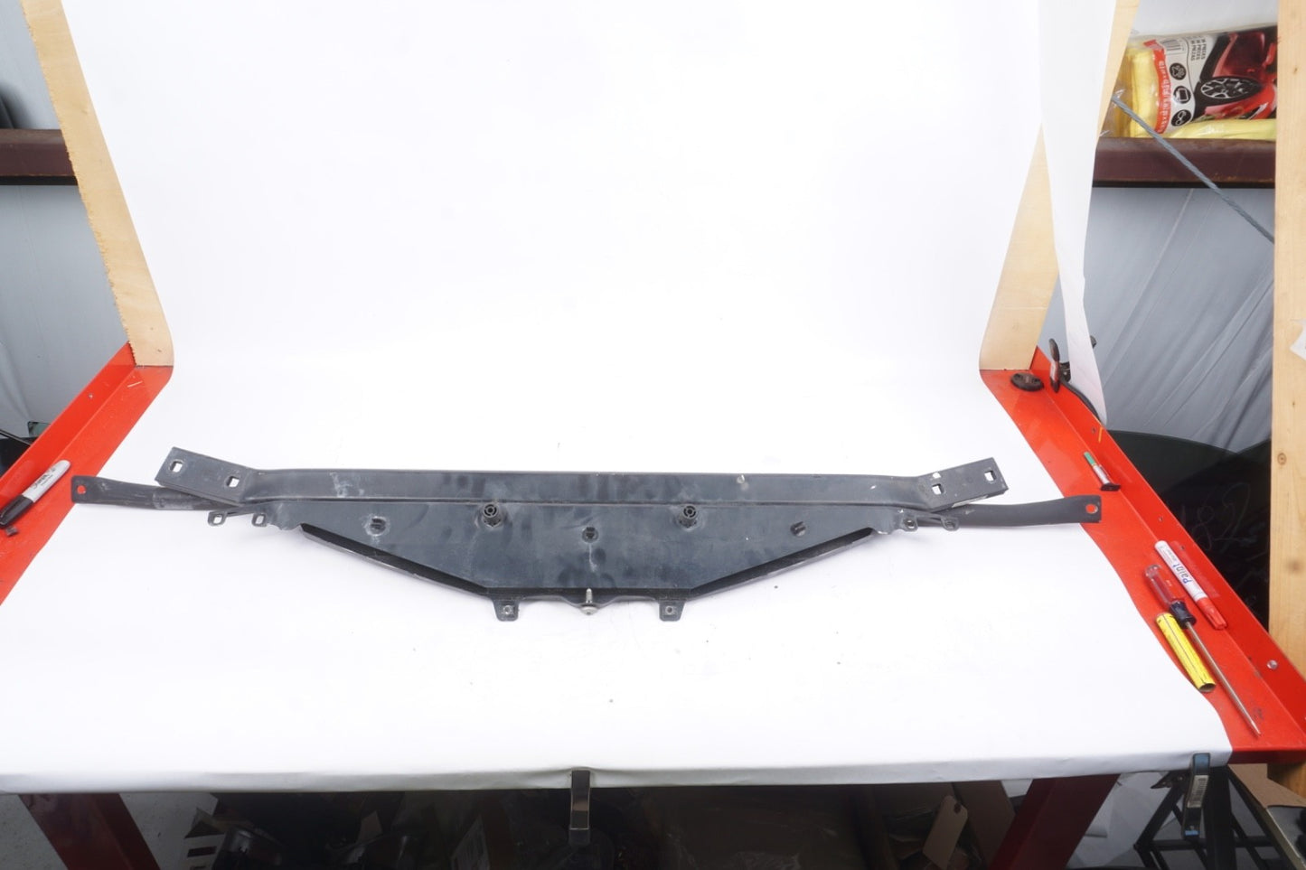 09-15 BMW F01 F02 F10 740i 750i RADIATOR SUPPORT TIE BAR BRACKET COVER 7234857