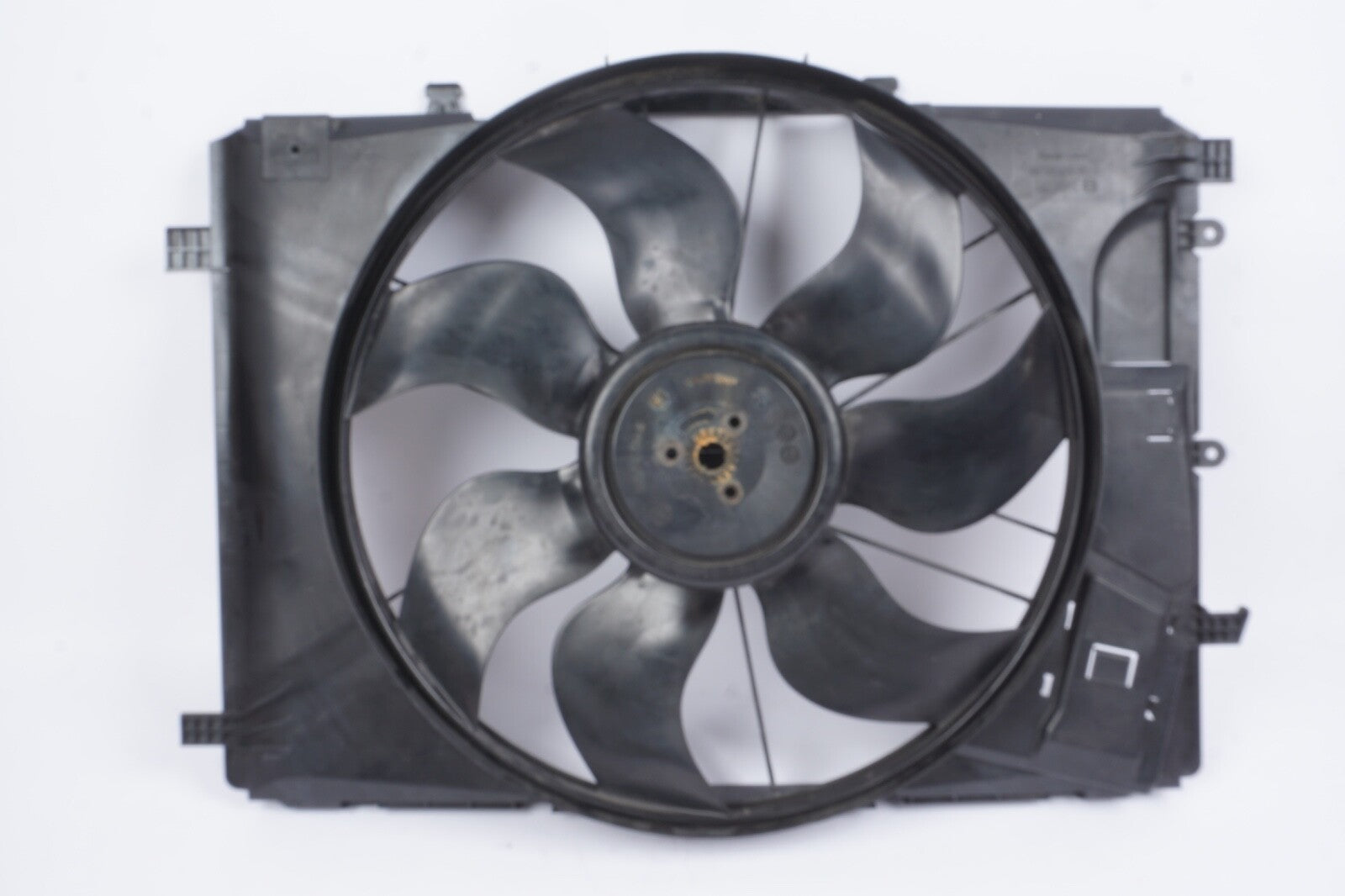 2008-2014 Mercedes W204 C250 E350 Engine Radiator Cooling Fan Motor Assembly OEM