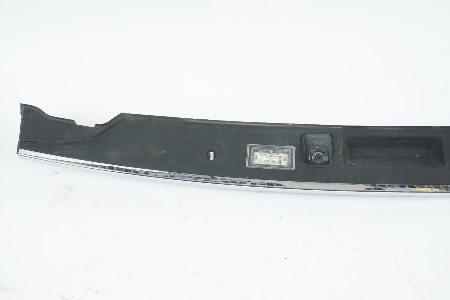 2009 - 2012 BMW 750Li TRUNK LID HANDLE W/ LICENSE PLATE LIGHT 7200035 OEM
