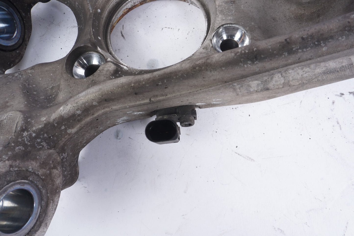 11-18 Porsche Cayenne 958 Front Right Pass Side Wheel Spindle Knuckle Hub OEM