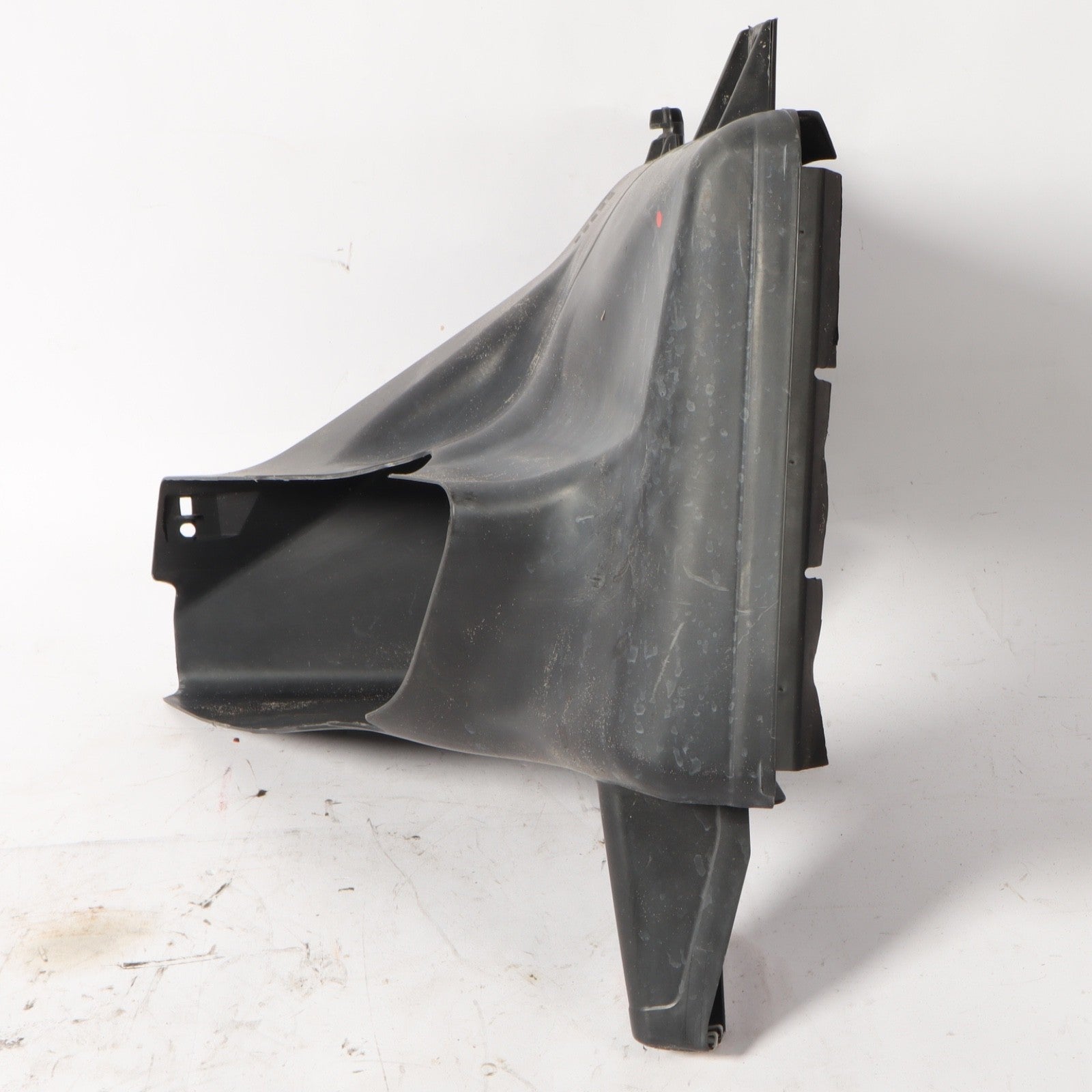 12-15 BMW F06 F12 F13 640I 650I LEFT DRIVER SIDE RADIATOR COOLER AIR DUCT VENT