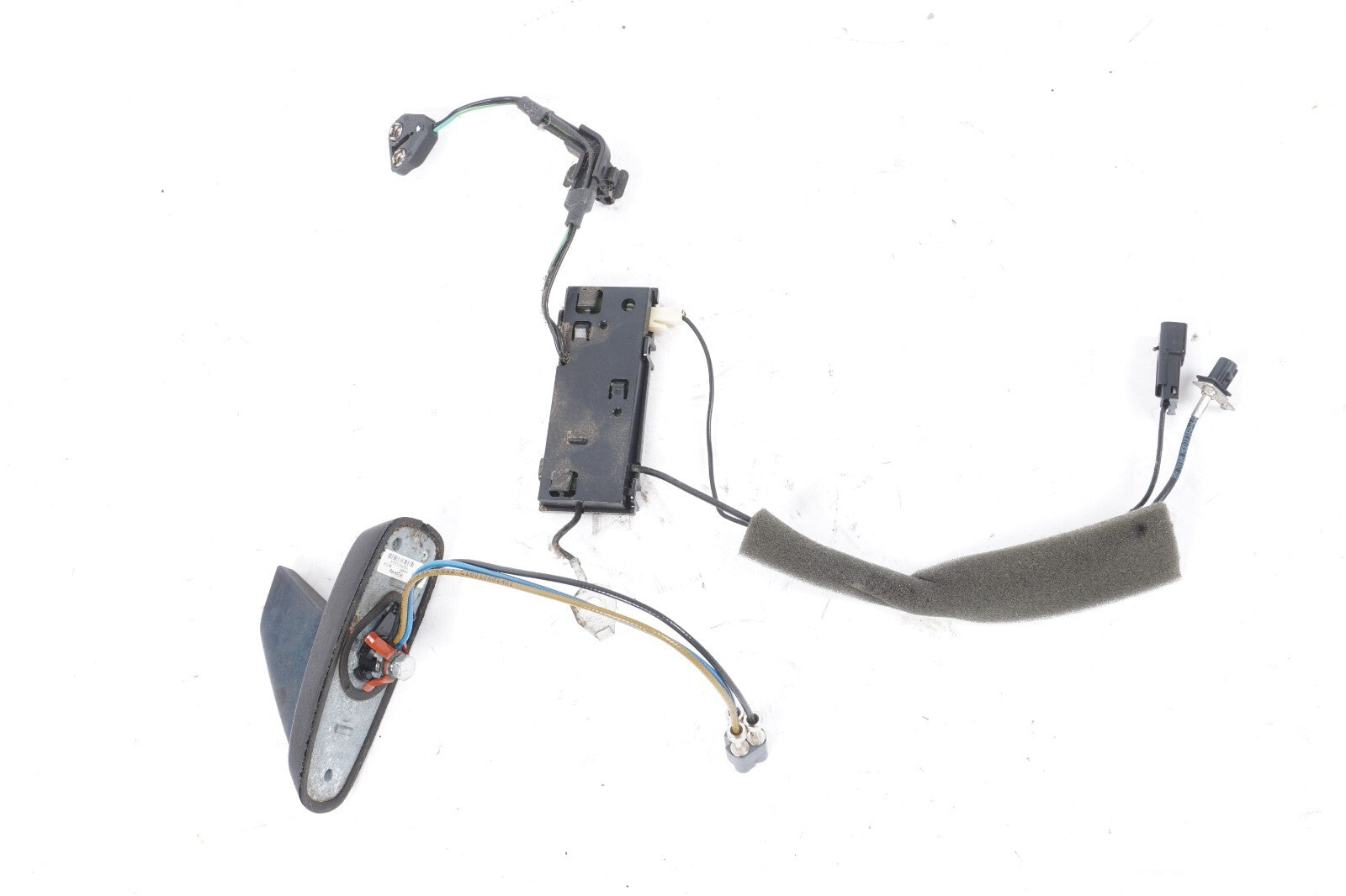 07-10 Chevy Tahoe Suburban Yukon Shark Fin Antenna & Module OEM