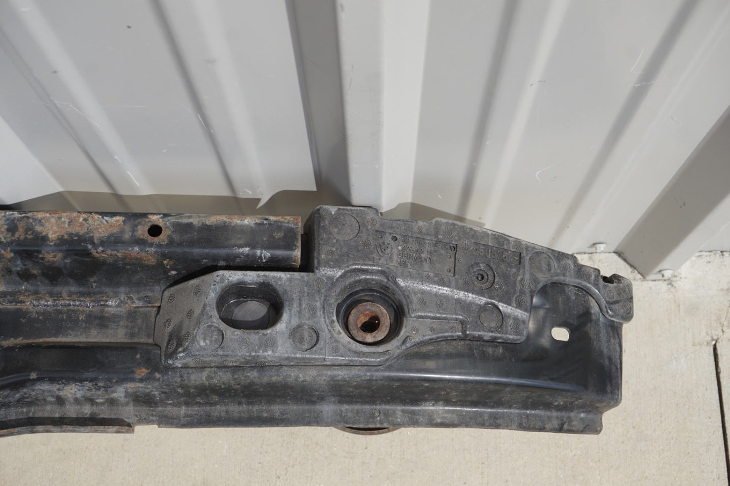 03-08 BMW Z4 E85 E86 Rear Bumper Reinforcement Impact Bar w/ Shock Strut OEM