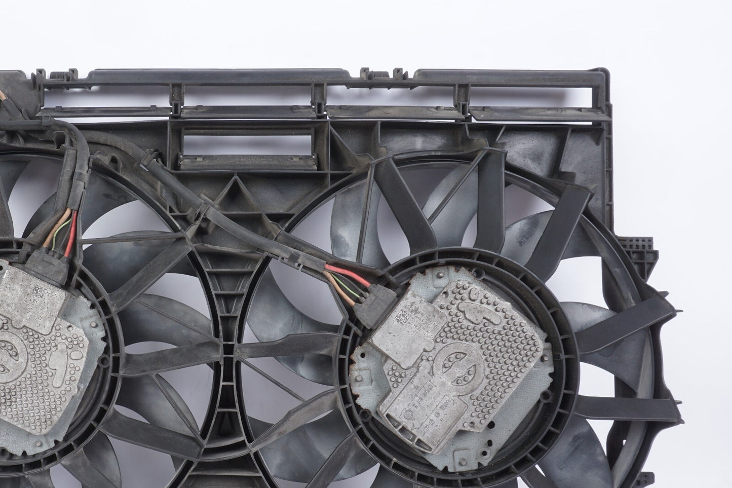 2011 - 2018 Audi A8L A8 3.0l Radiator Cooling Fan & Shrud OEM