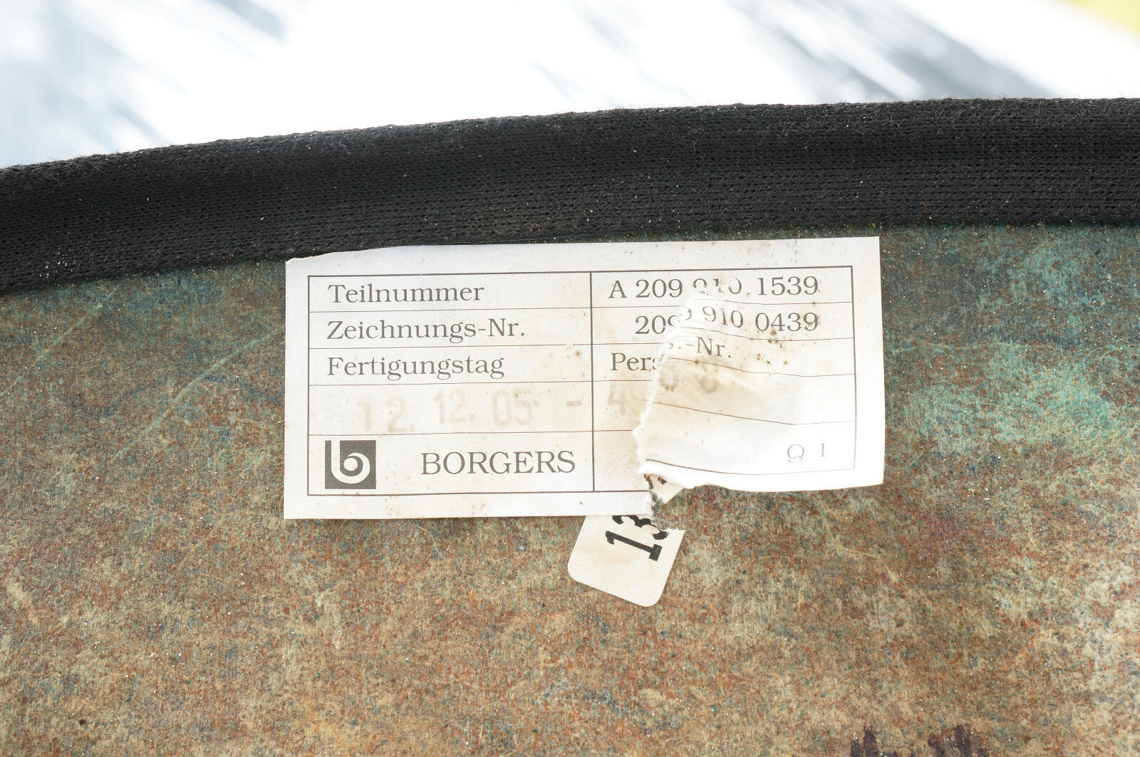 06-09 MERCEDES CLK500 CLK350 CONVERTIBLE FRONT SEAT BACK COVER TRIM RH OR LH OEM