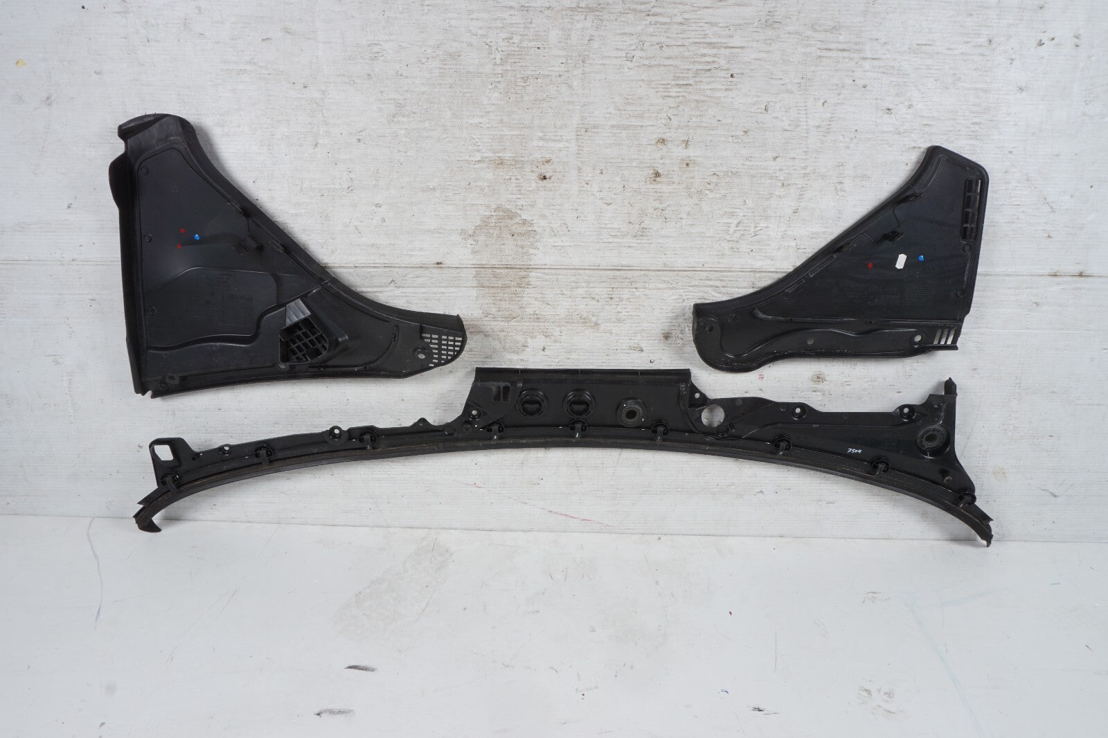 13-18 BMW 650i 640i Grand Coupe Front Windshield Wiper Cowl Cover Trim Panel OEM