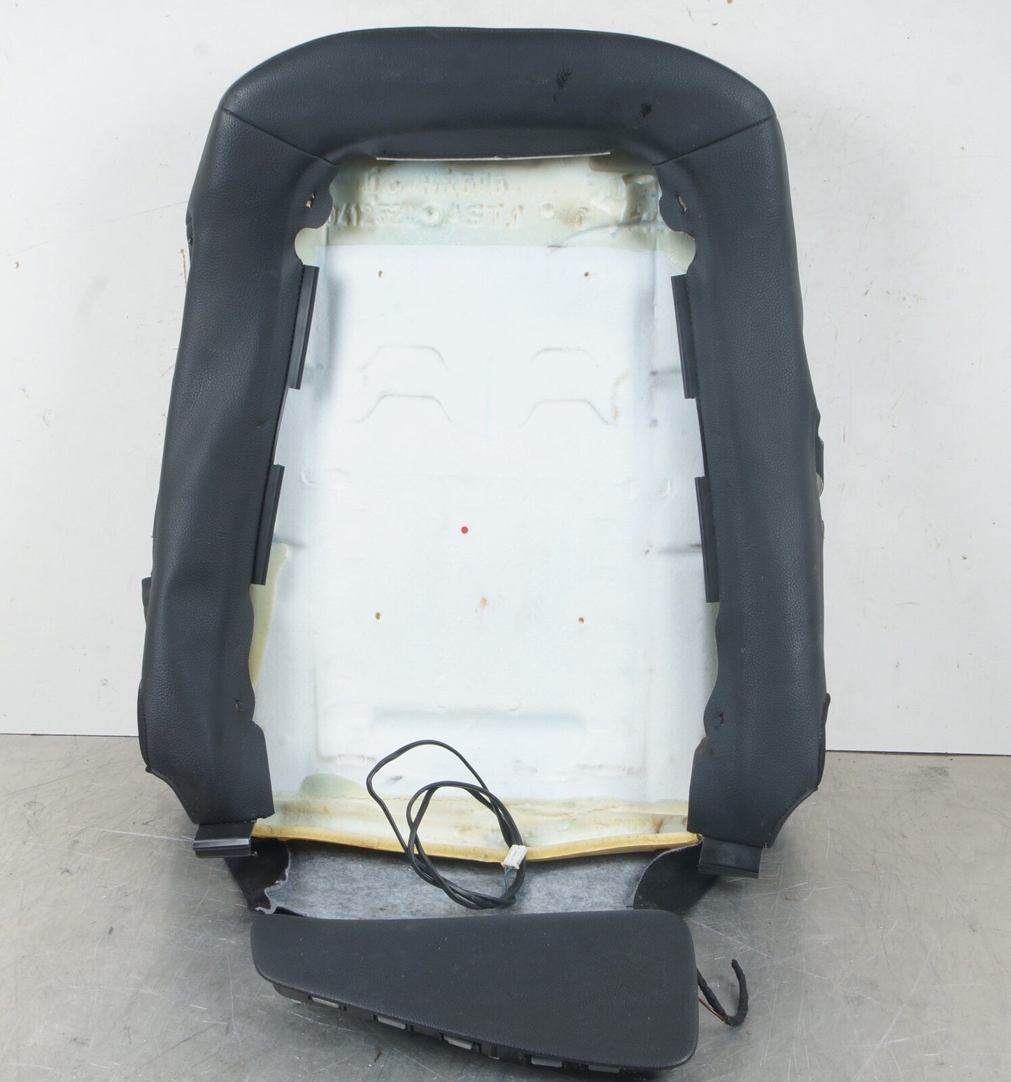 10-15 MERCEDES C250 C300 C350 FRONT LEFT SEAT REAR CUSHION ASSEMBLY BLACK