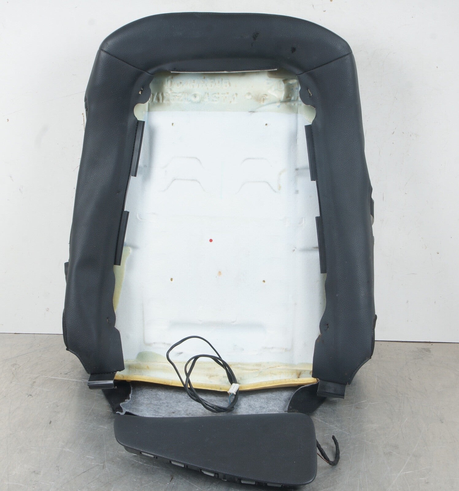 10-15 MERCEDES C250 C300 C350 FRONT LEFT SEAT REAR CUSHION ASSEMBLY BLACK