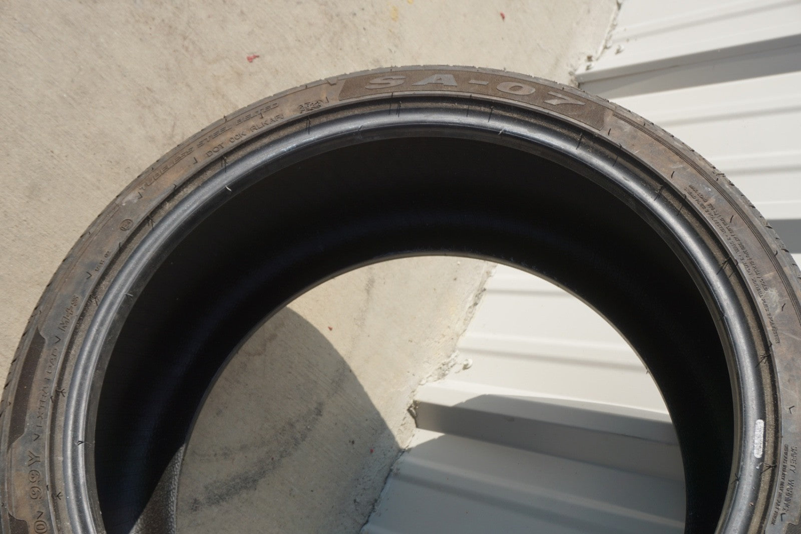 265/35ZR20 West Lake SA-07 Tire - 10/32 - USED