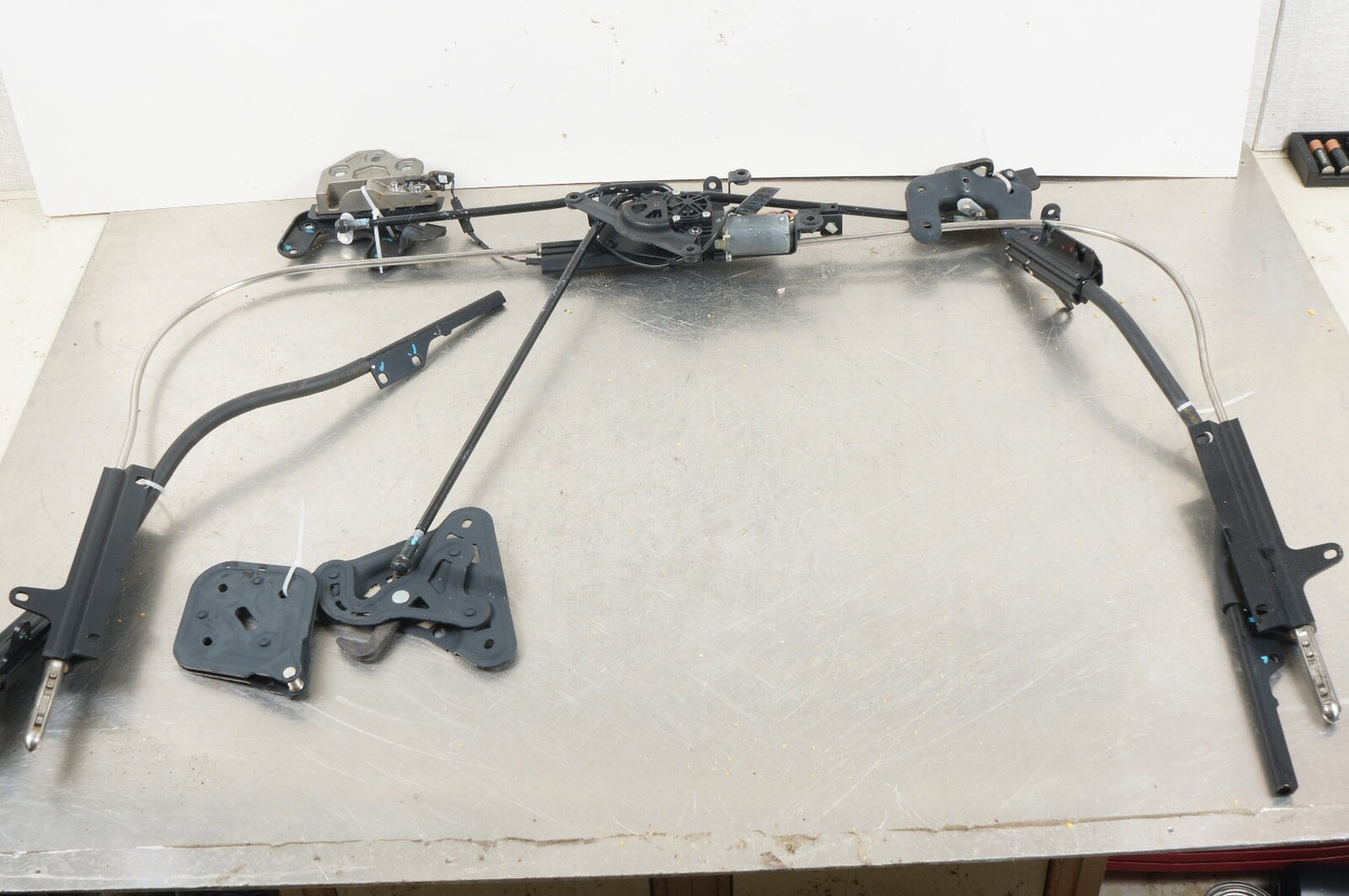 07-13 BMW E93 328I 335i M3 Convertible Top Roof Lift Motor Drive Unit Latch