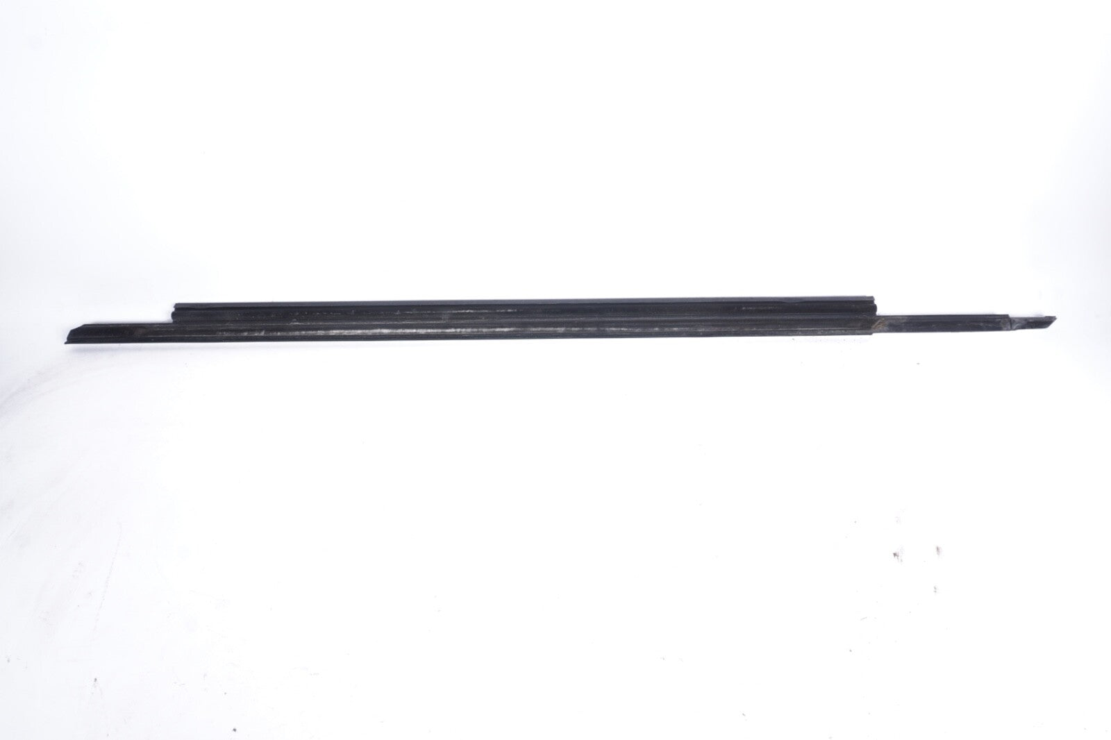 12 - 18 AUDI A7 QUATTRO  Front Right Exterior DOOR / Window SLOT SEAL TRIM