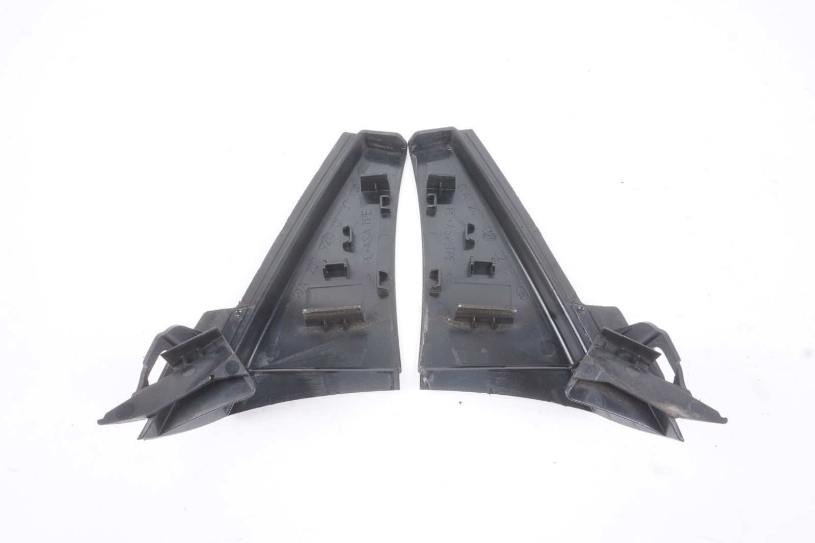 2011 - 2017 Mercedes E350 E550 Convertible Rear Left Right Seat Belt Guide Cover