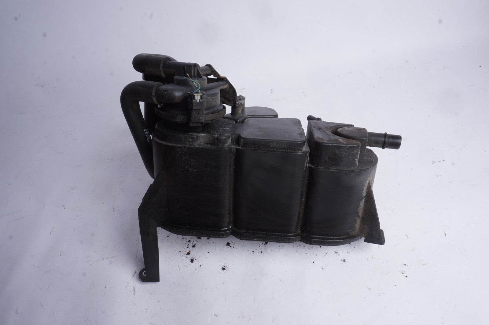 2011 - 2019 Audi A8 S8 Q7 Charcoal Filter With Leak Detection Pump OEM