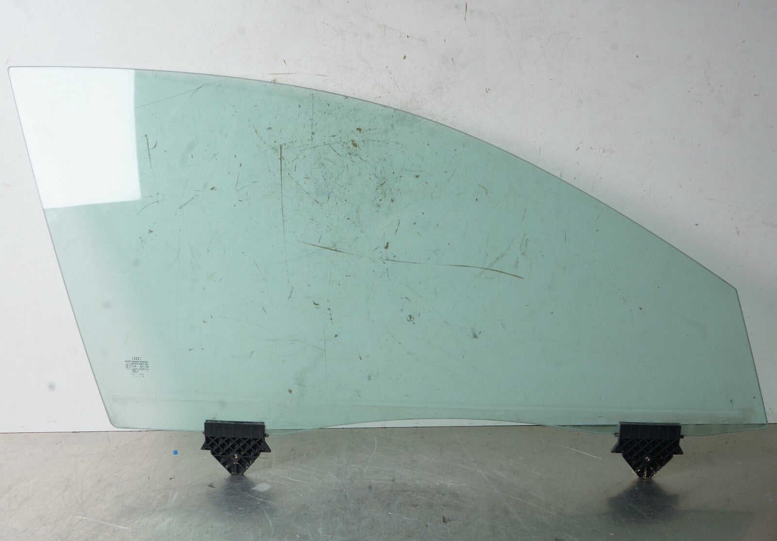 2004 - 2010 AUDI D3 A8 A8L S8 FRONT PASSENGER RIGHT WINDOW DOOR GLASS OEM