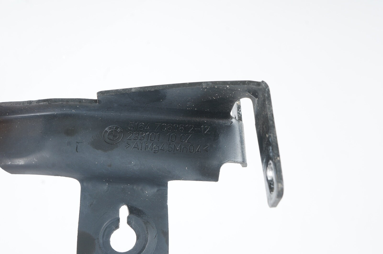 06-10 BMW 650I M6 E64 E63 FRONT LEFT RIGHT SIDE FENDER LOWER BRACKET HOLDER PAIR