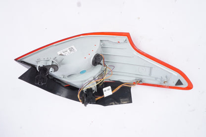 2015 2016 2017 2018 FORD FOCUS SEDAN RIGHT Passenger TAIL LIGHT OEM