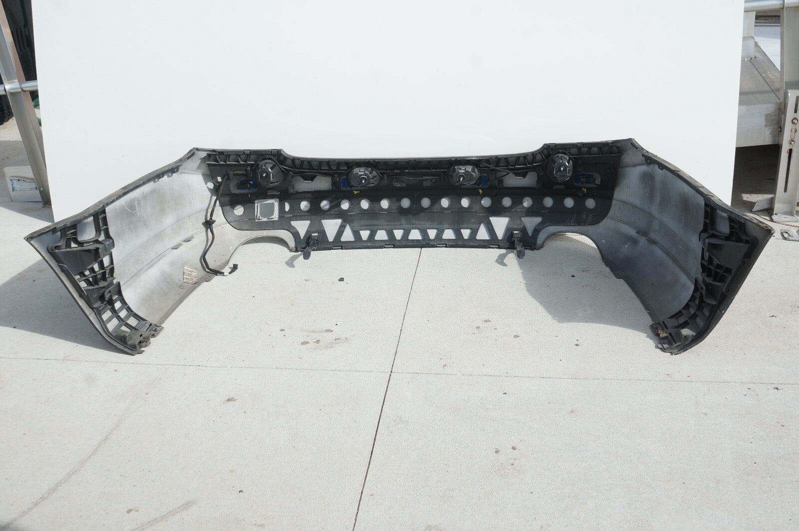 07-10 Mercedes W216 CL600 CL550 Base Rear Bumper Cover Assembly