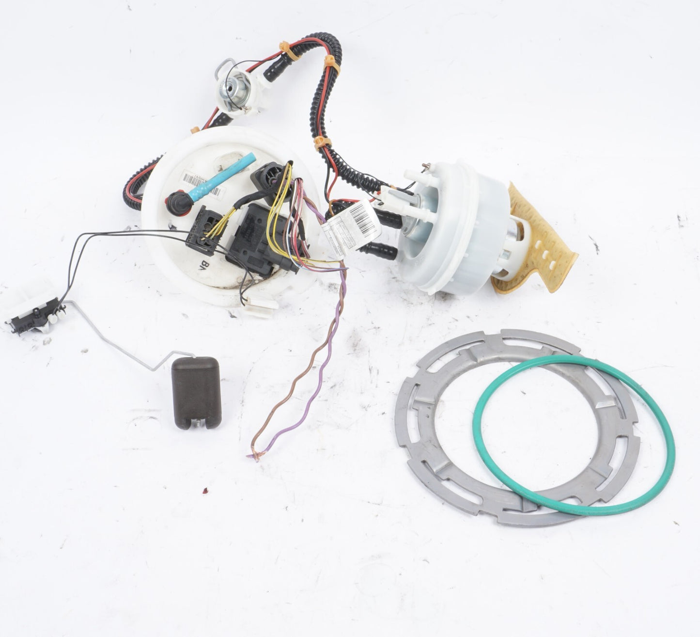 13 - 18 BMW 650i Fuel Pump 7308449 OEM