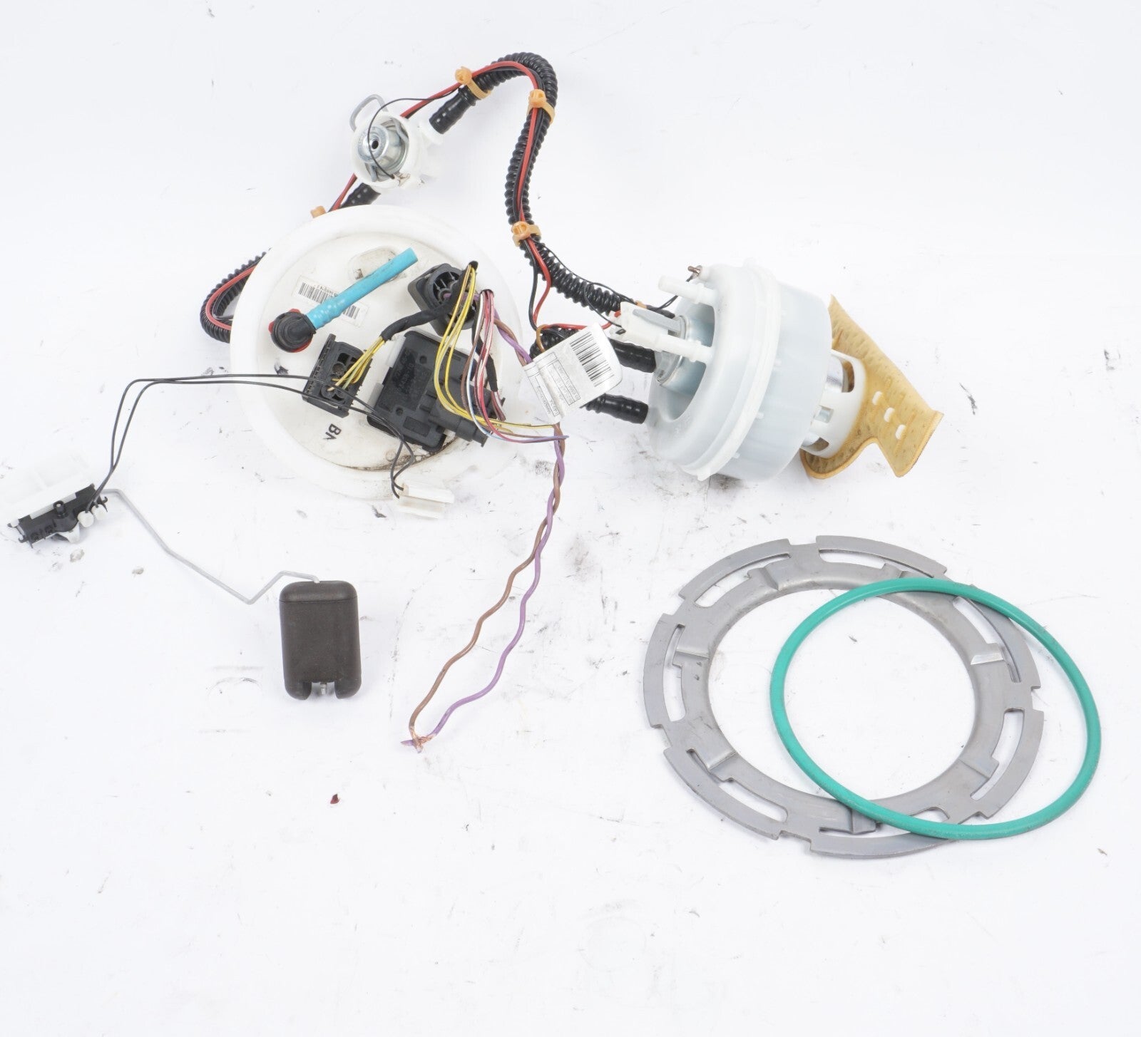 13 - 18 BMW 650i Fuel Pump 7308449 OEM