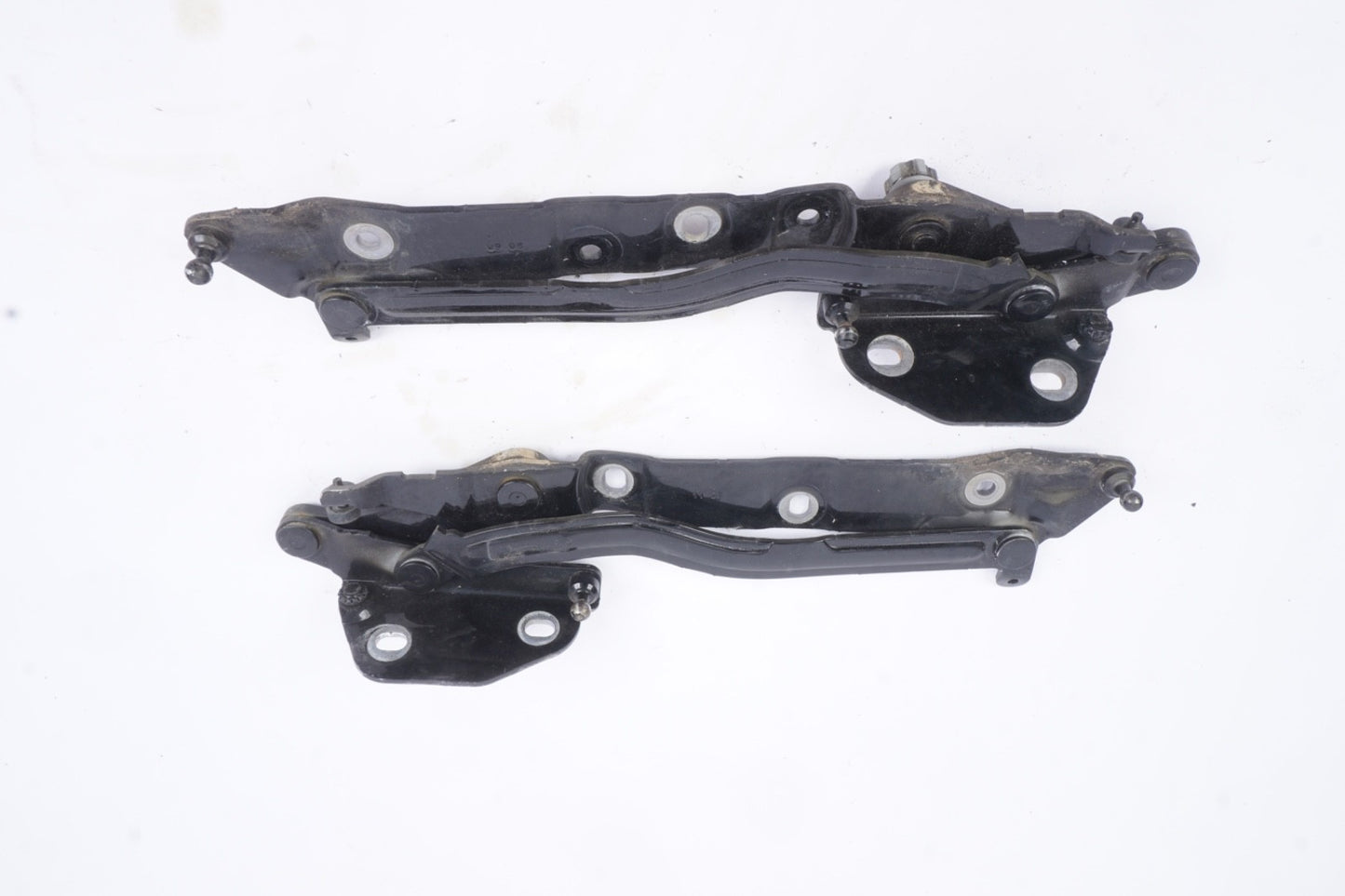 2004 - 2010 Audi A8 Quattro Rear Trunk Hinge Pair 4E0827300H / 4E0827299H OEM
