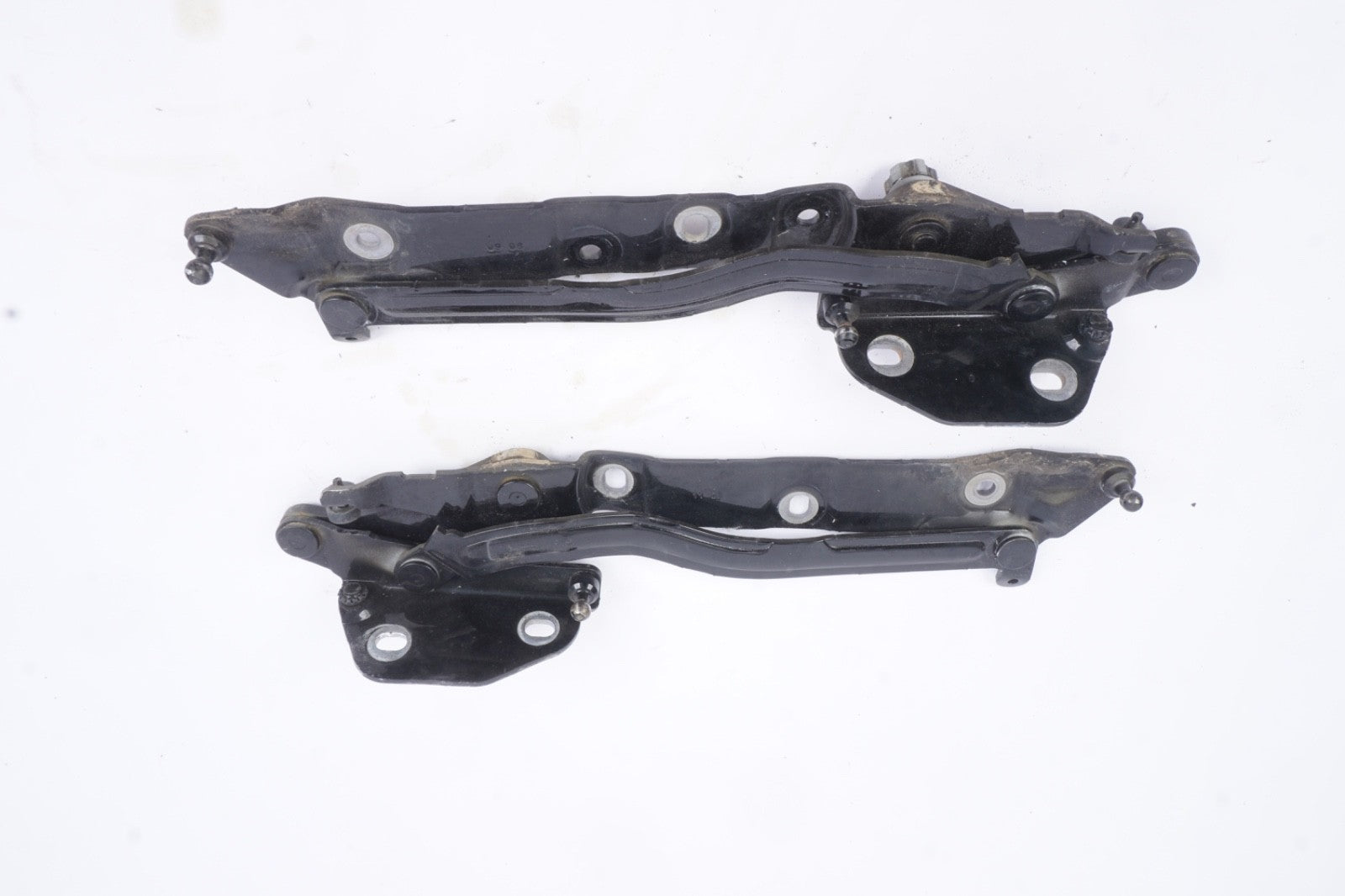 2004 - 2010 Audi A8 Quattro Rear Trunk Hinge Pair 4E0827300H / 4E0827299H OEM