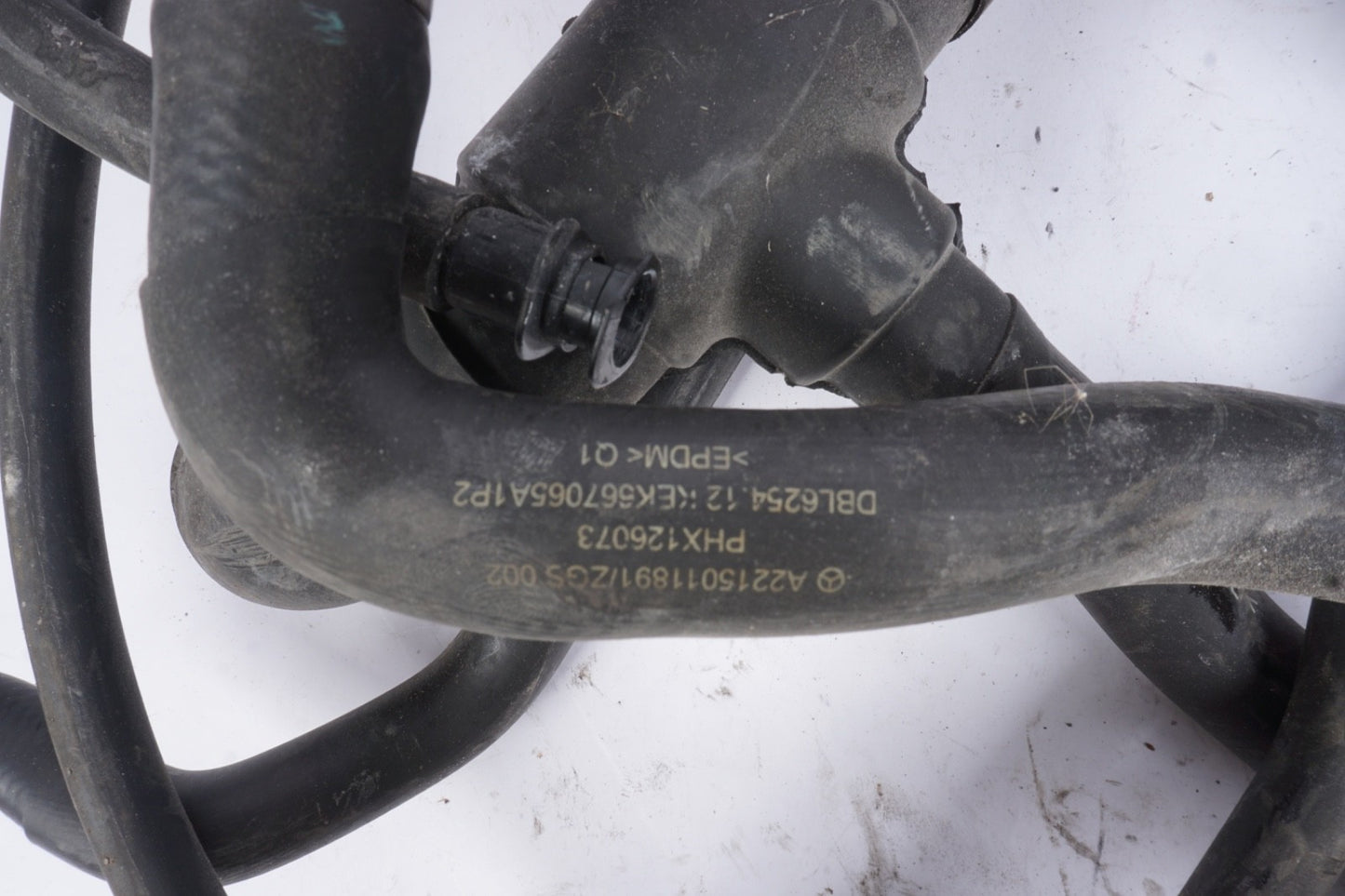 12-13 Mercedes W221 S63 AMG CL550 S550 Engine Radiator Cooling Hose Line OEM