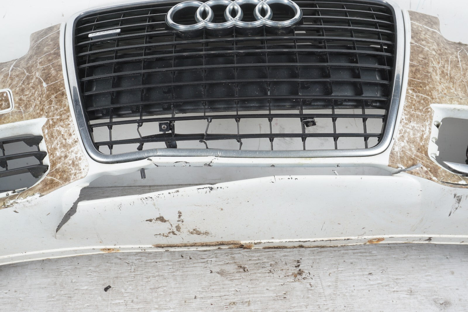 2009 - 2011 Audi A6 Front Bumper Cover Assembly OEM
