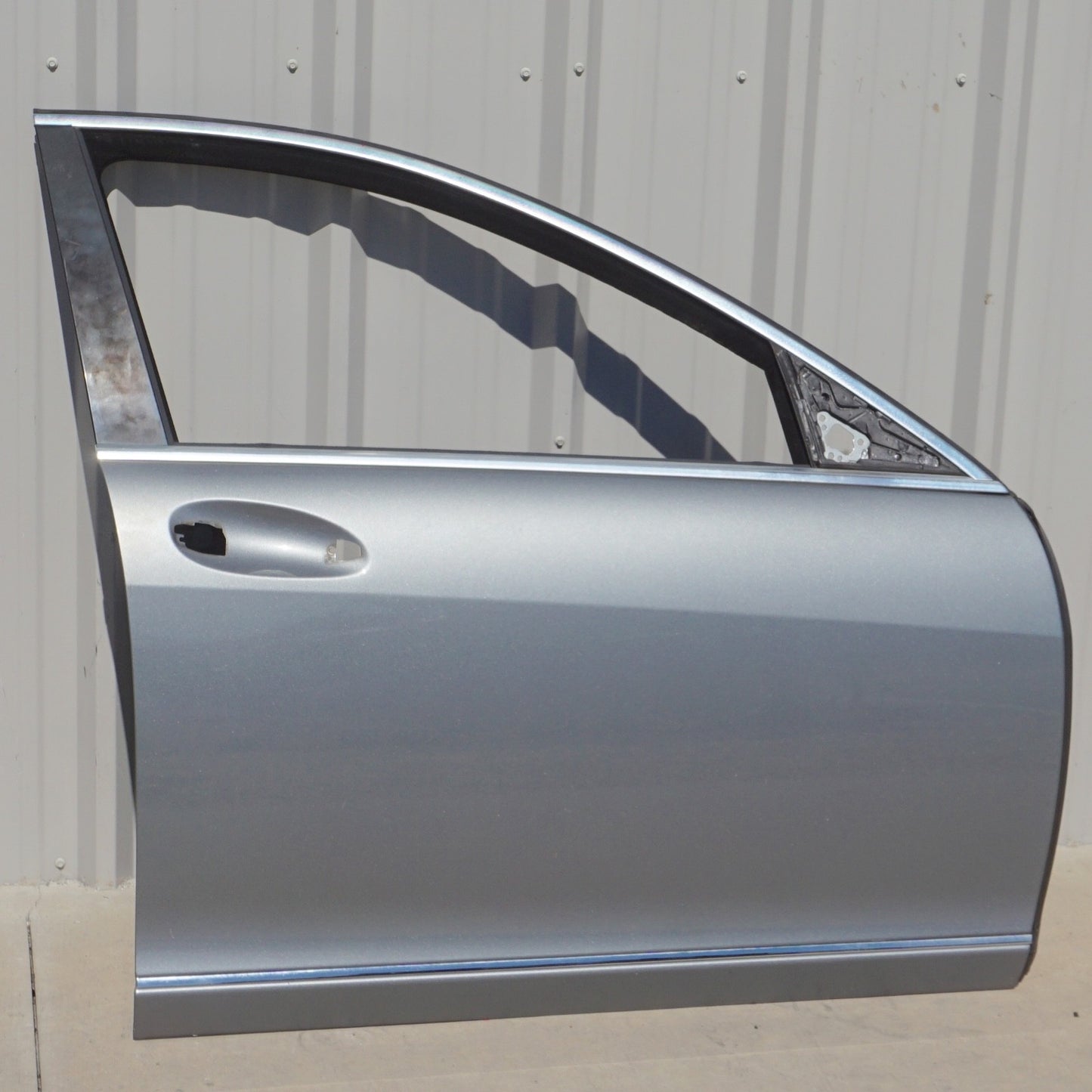 07 - 13 MERCEDES-BENZ S550 W221 FRONT RIGHT PASSENGER SIDE DOOR SHELL OEM