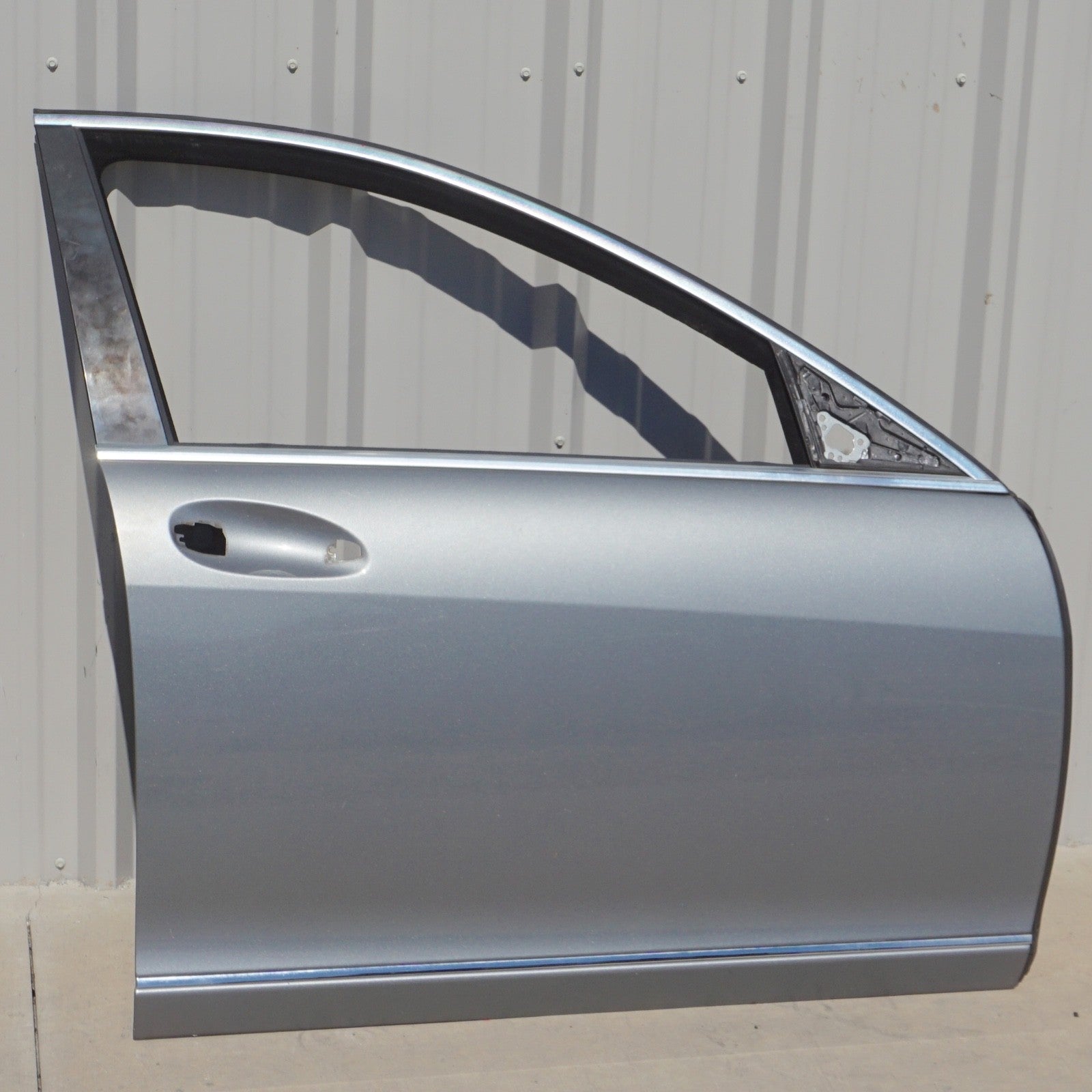 07 - 13 MERCEDES-BENZ S550 W221 FRONT RIGHT PASSENGER SIDE DOOR SHELL OEM
