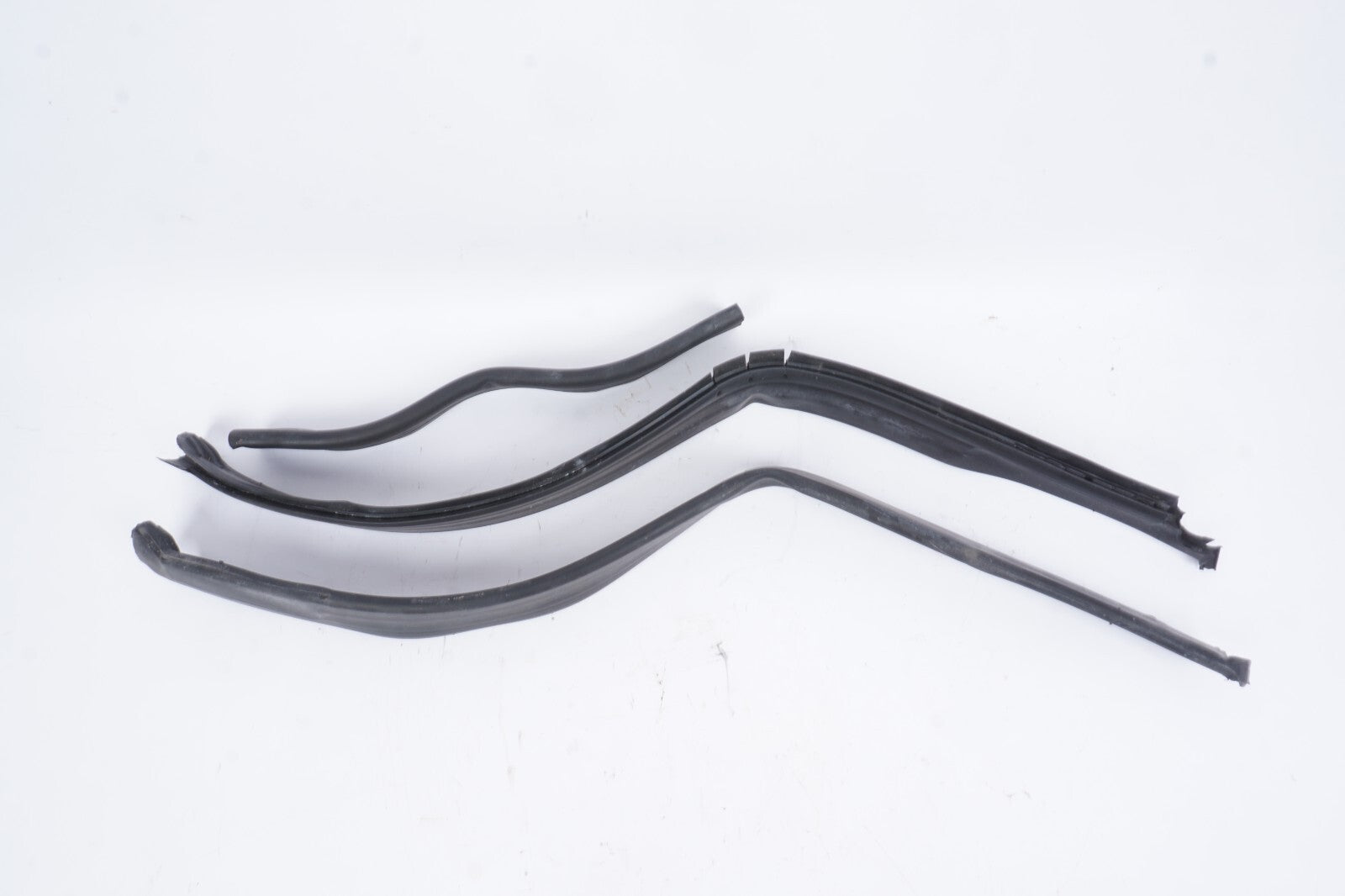 10-14 Mercedes W207 E350 E550 Under Hood Weatherstrip Seal 2046280998 OEM