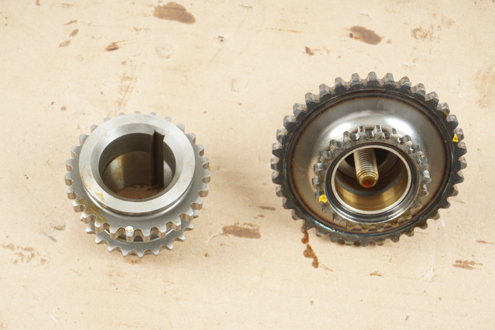 2013-2016 MERCEDES GL450 X166 ENGINE TIMING INTERMEDIATE IDLER GEAR SPROCKET OEM